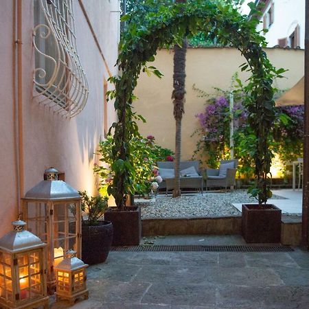 B&B Residenza Di Via Fontana Lucca Ngoại thất bức ảnh